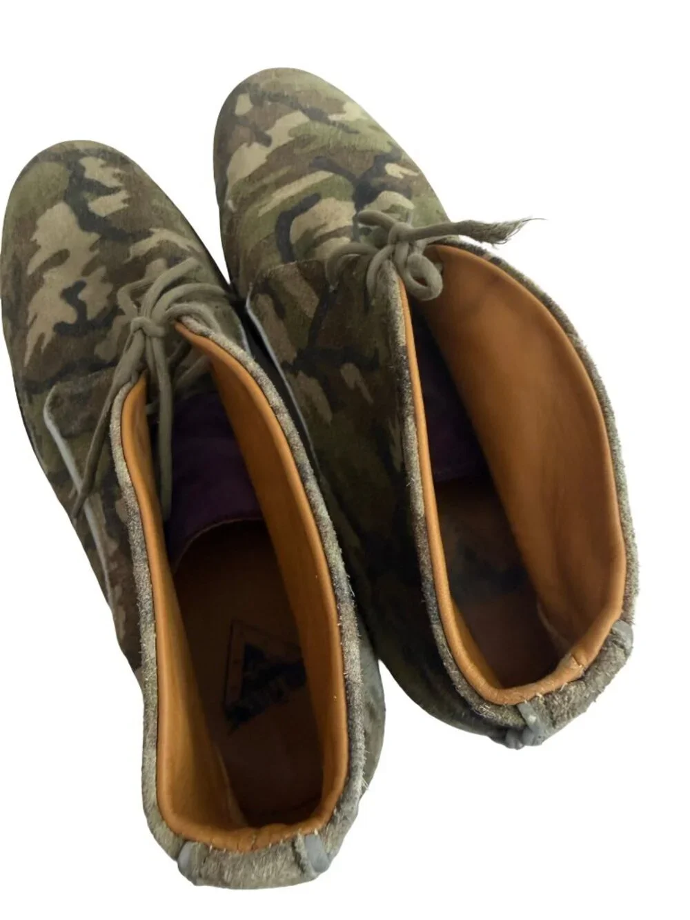 John Fluevog Willy Camo Suede Chukka Boots Lace-Up Purple Tongue Size 10.5 US